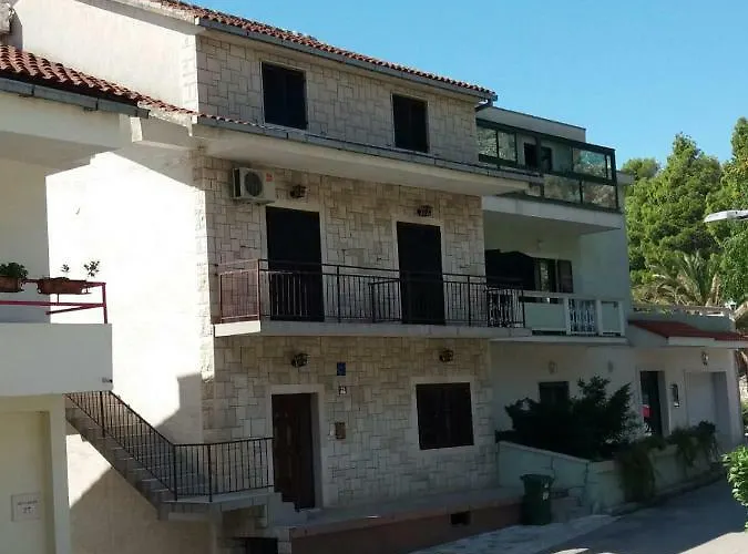 Apartmani Ivona S Pogledom Na More