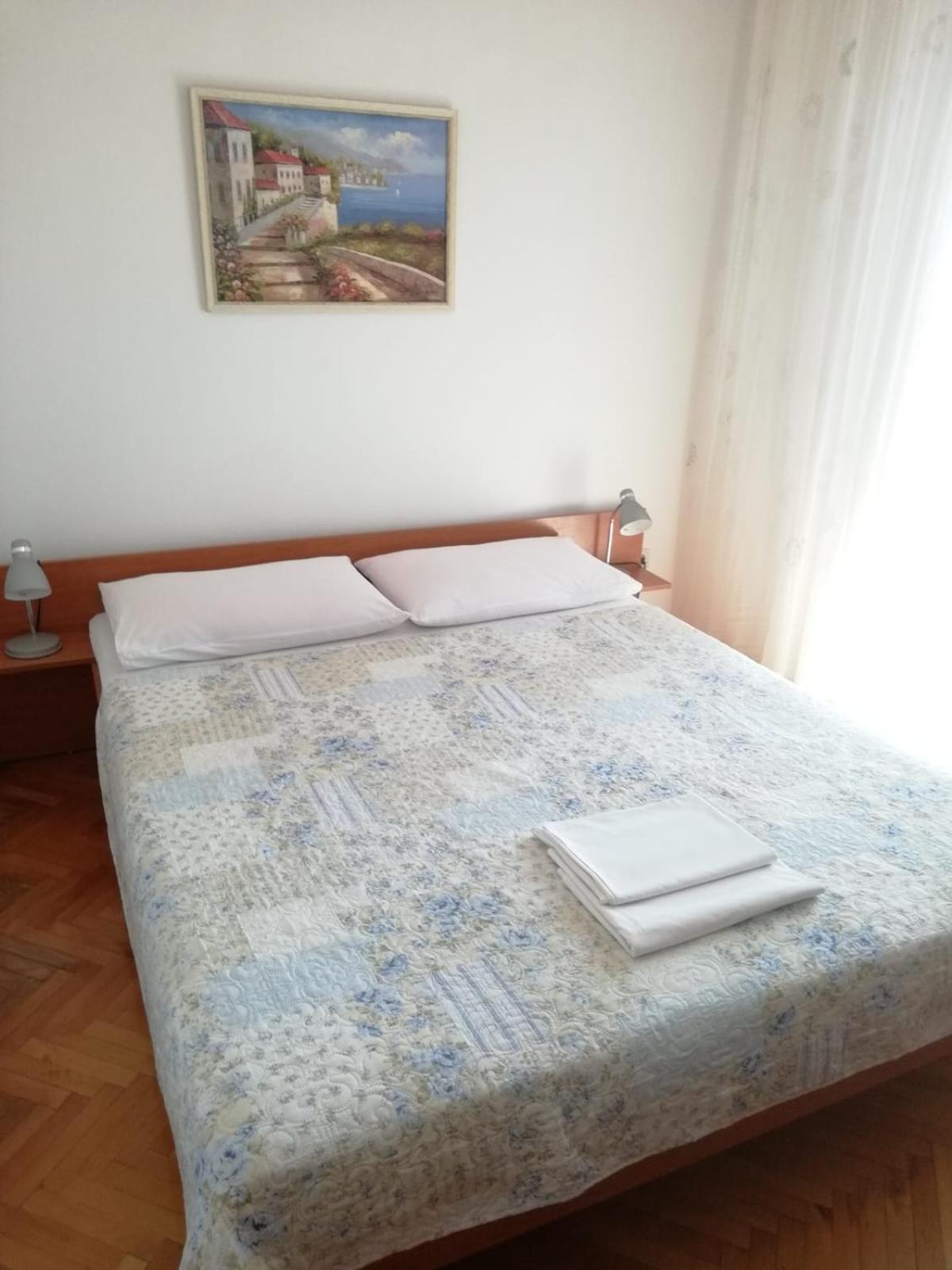 Apartman Ivona S Pogledom Na
